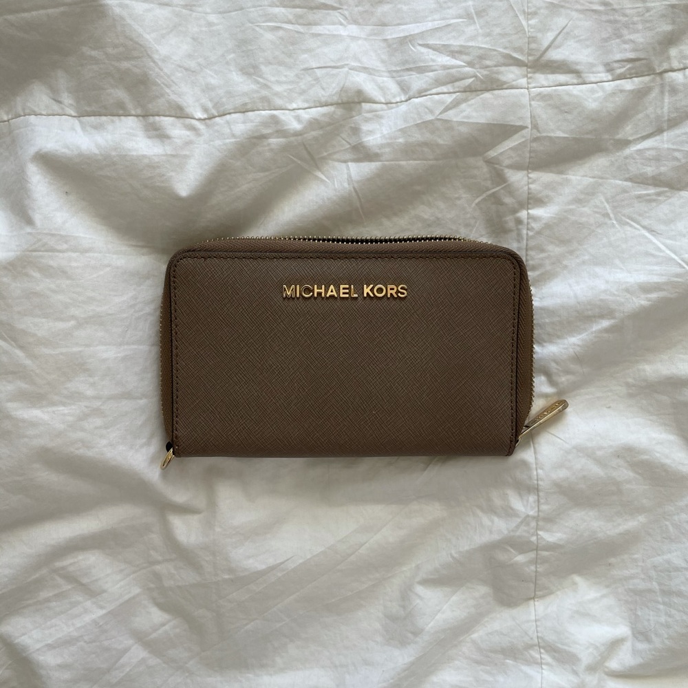 Brown Michael Kors Jet Set Wallet